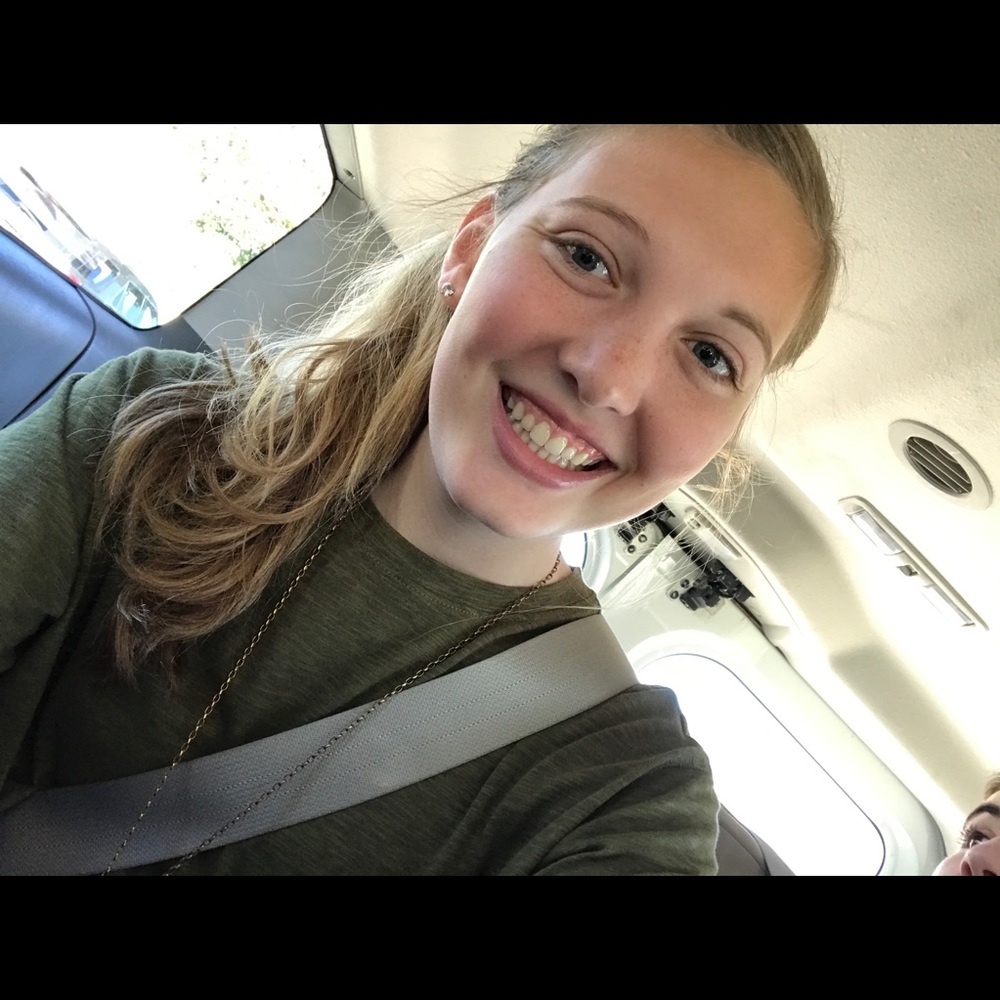 Meet your Posher, Evy